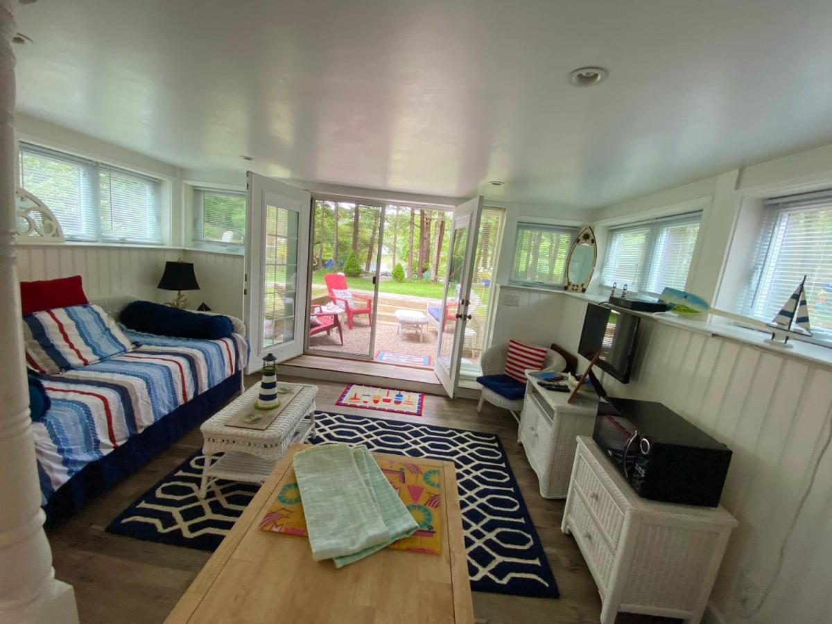 Clear Pond Suite Plymouth Exterior photo